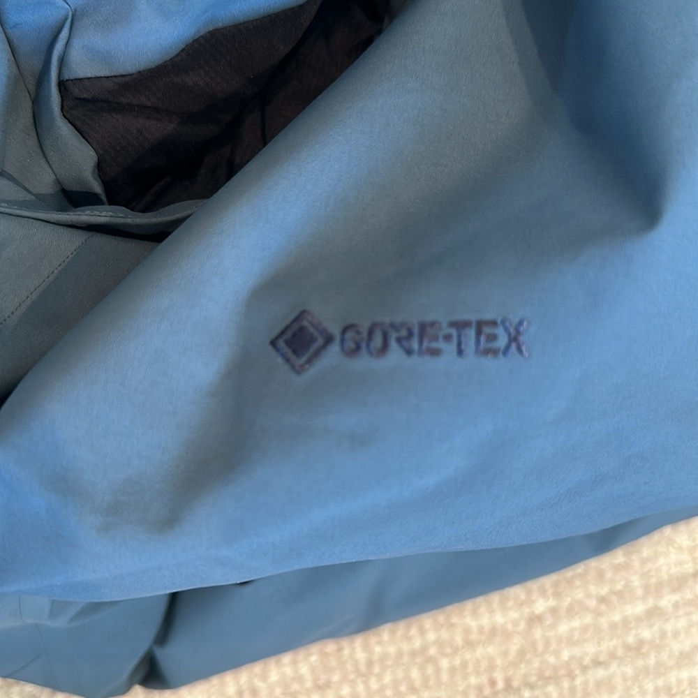 COPY - Arc’Teryx Insualted GoreTex Ski Jacket - Picture 4 of 5